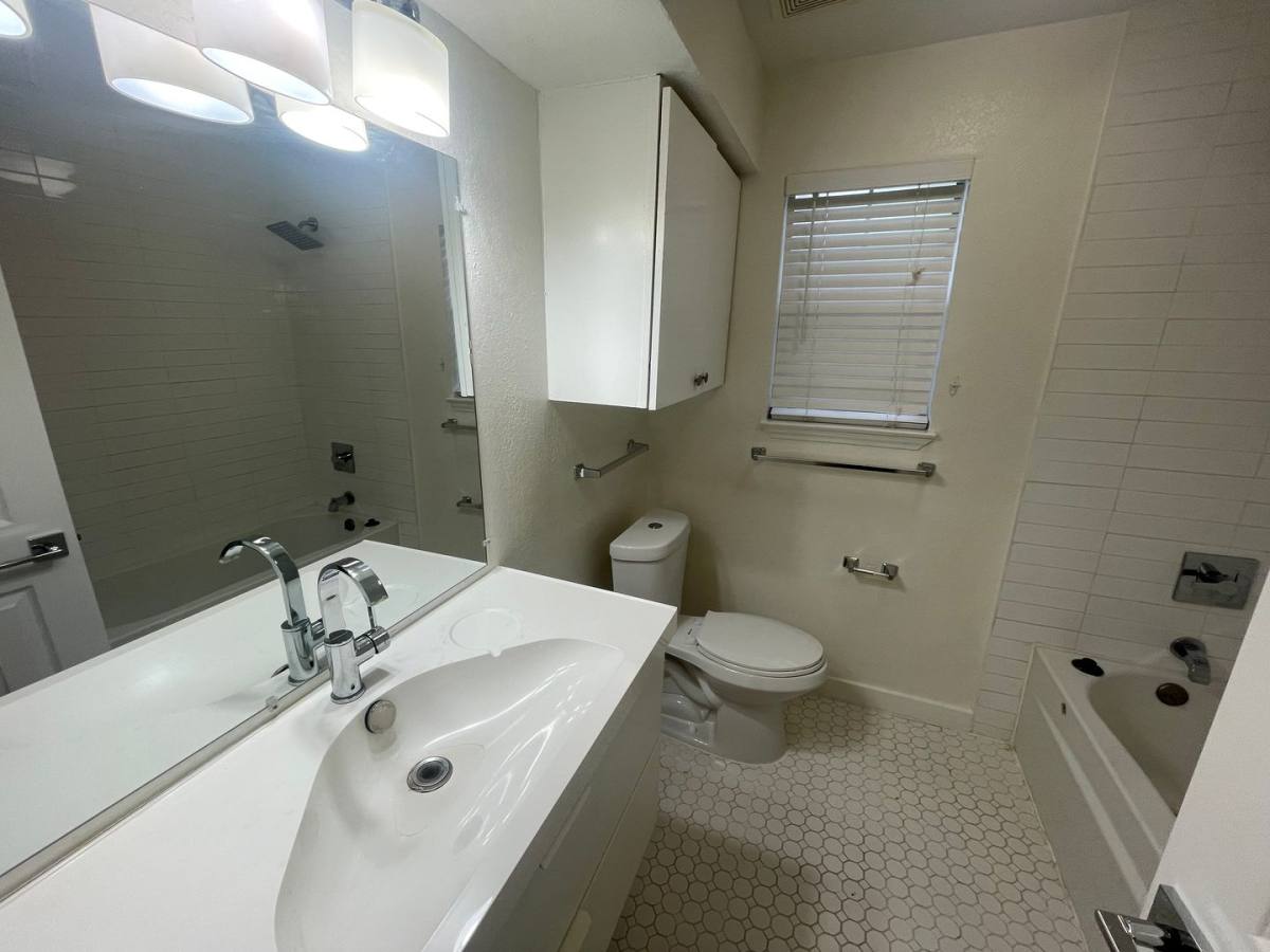 Condo for rent at 7474 Fair Oaks Ave, Dallas, TX 75231