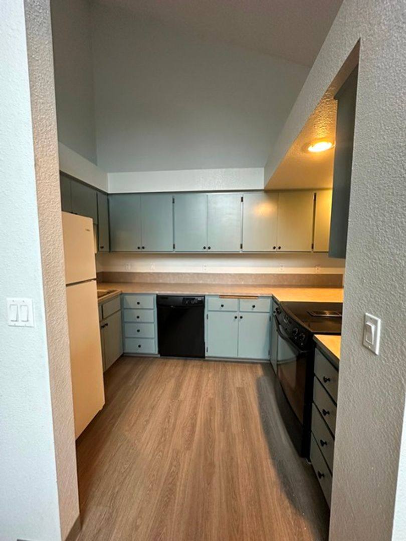 Townhouse for rent at 762 W Oregon Ave, Klamath Falls, OR 97601