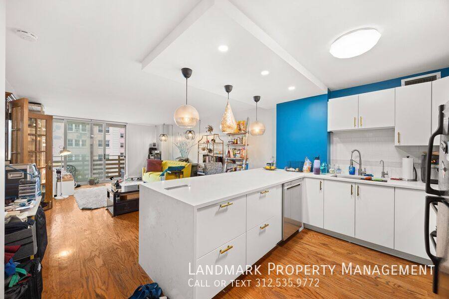 Apartment for rent at 5601 N Sheridan Rd #5B, Chicago, IL 60660