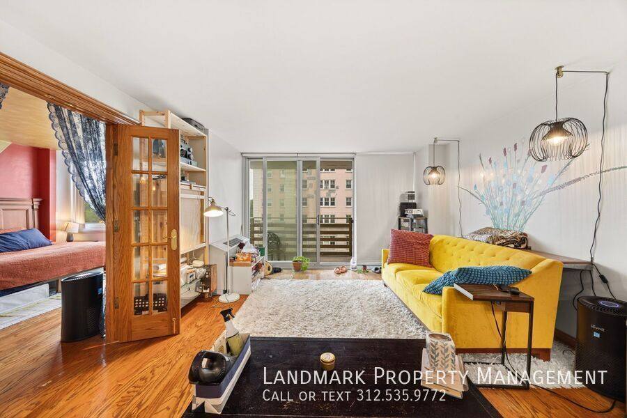 Apartment for rent at 5601 N Sheridan Rd #5B, Chicago, IL 60660