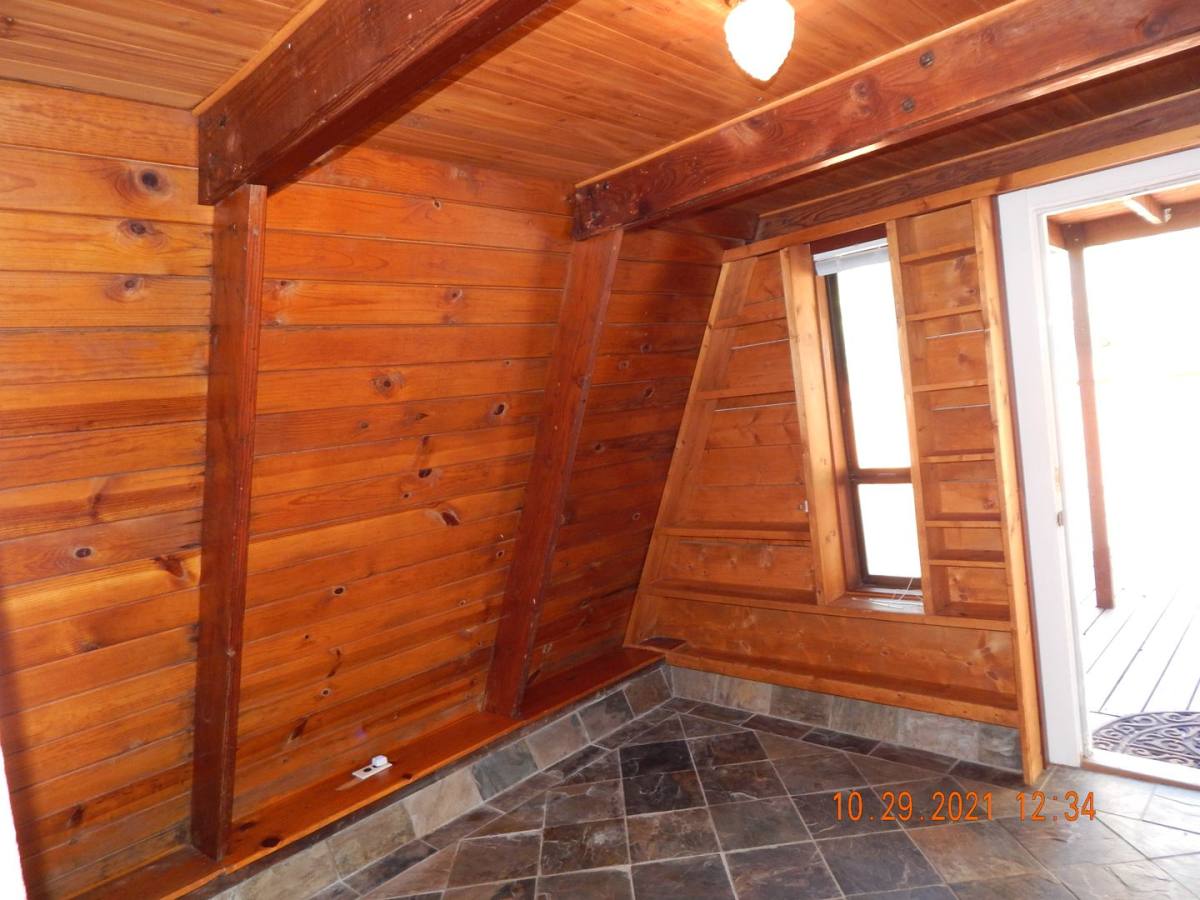 House for rent at 20150 Manzanita St, Twain Harte, CA 95383