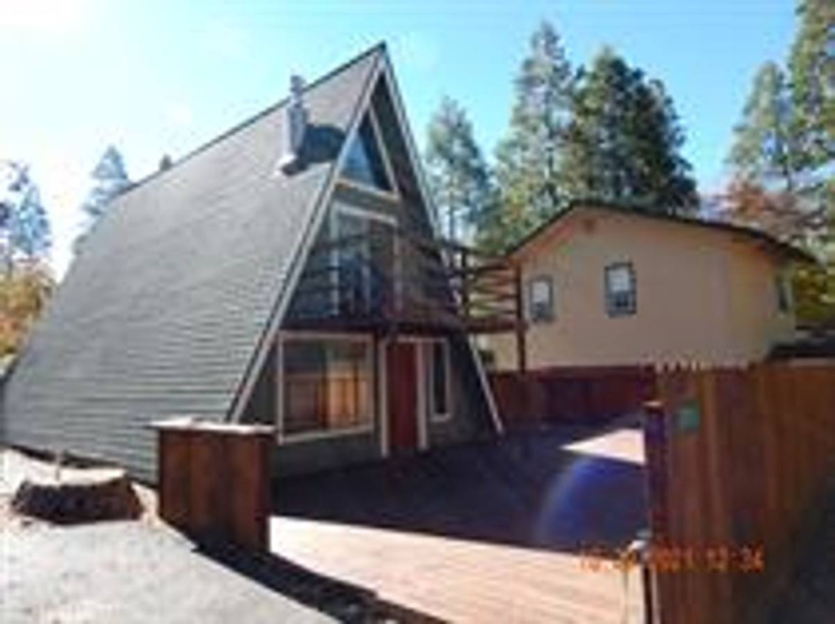 House for rent at 20150 Manzanita St, Twain Harte, CA 95383