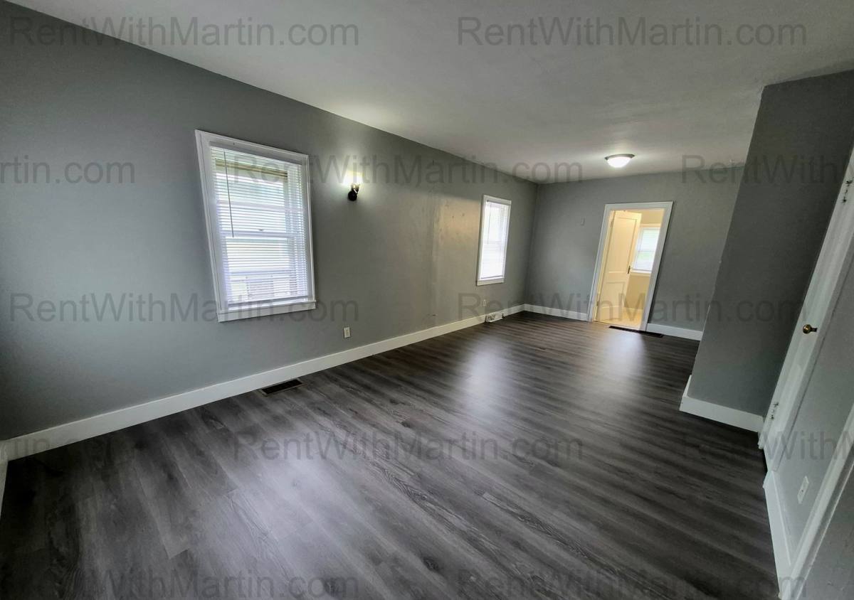 House for rent at 1137 Columbia St, Waterloo, IA 50703
