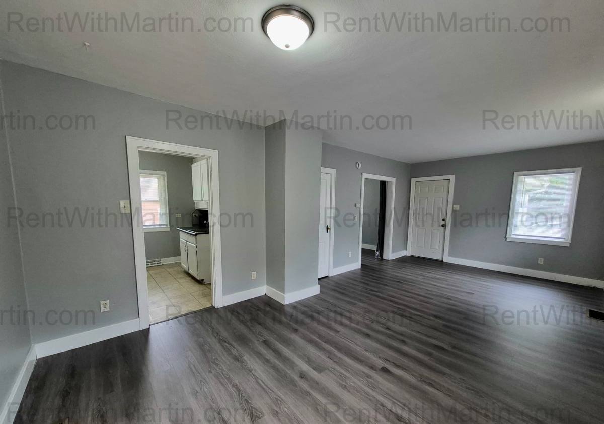 House for rent at 1137 Columbia St, Waterloo, IA 50703
