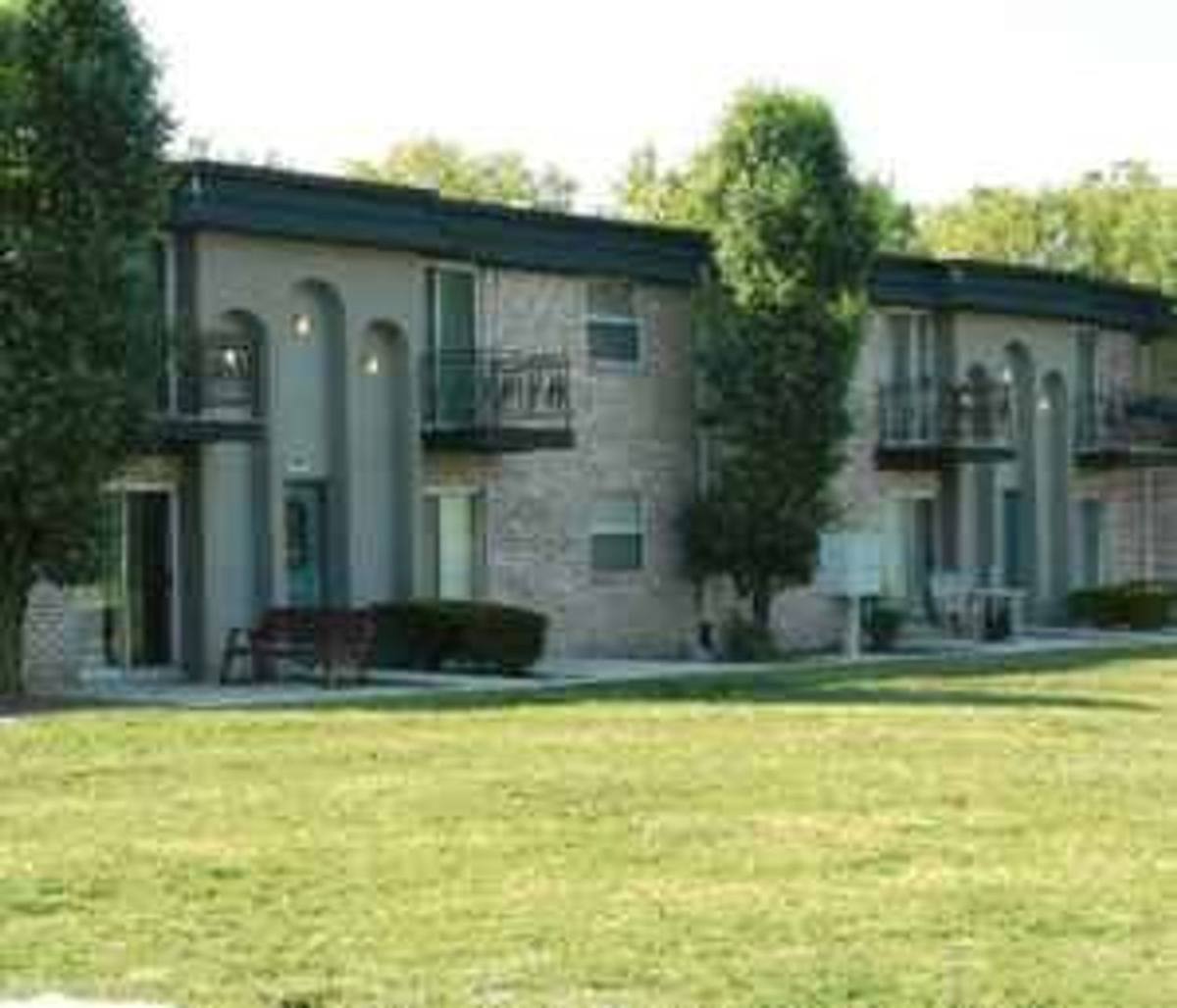 Apartment for rent at 9920 Merito Dr, Saint Louis, MO 63128