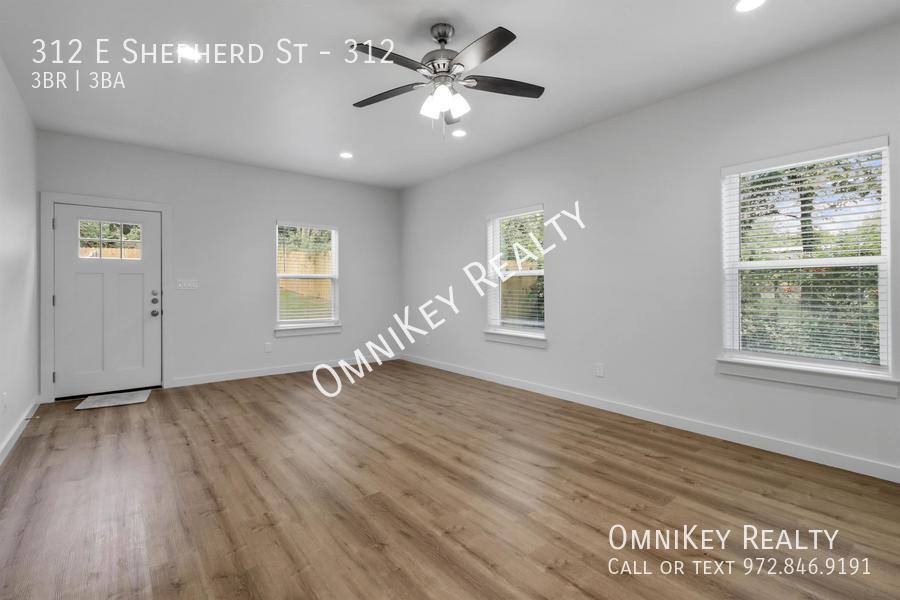 Apartment for rent at 312 E Shepherd St #312, Denison, TX 75021