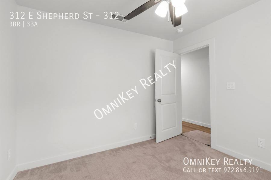Apartment for rent at 312 E Shepherd St #312, Denison, TX 75021
