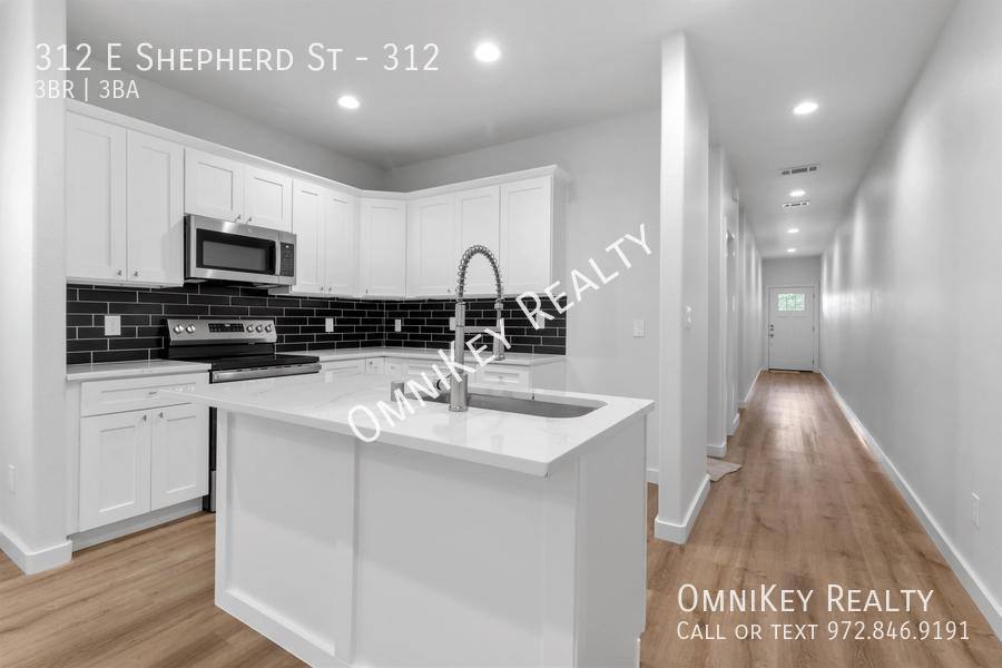 Apartment for rent at 312 E Shepherd St #312, Denison, TX 75021