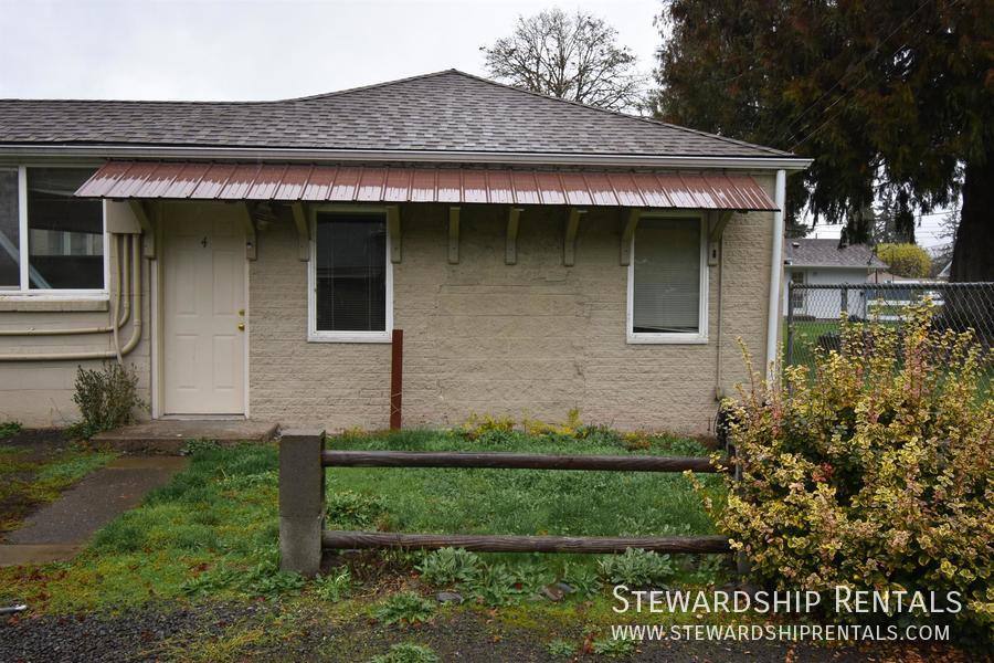 Apartment for rent at 48177 Lauren Dr #4, Oakridge, OR 97463