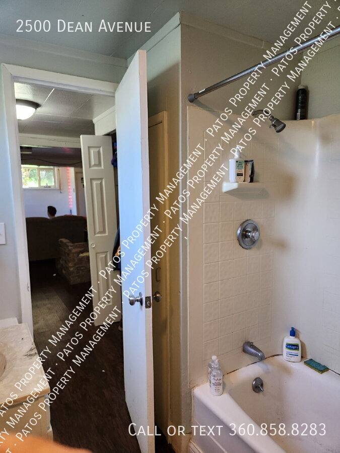 Apartment for rent at 2500 Dean Ave, Bellingham, WA 98225