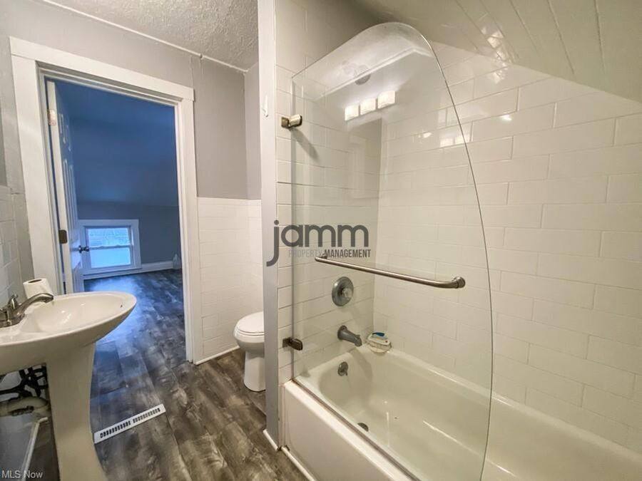 Apartment for rent at 5816 Madison Ave, Cleveland, OH 44102