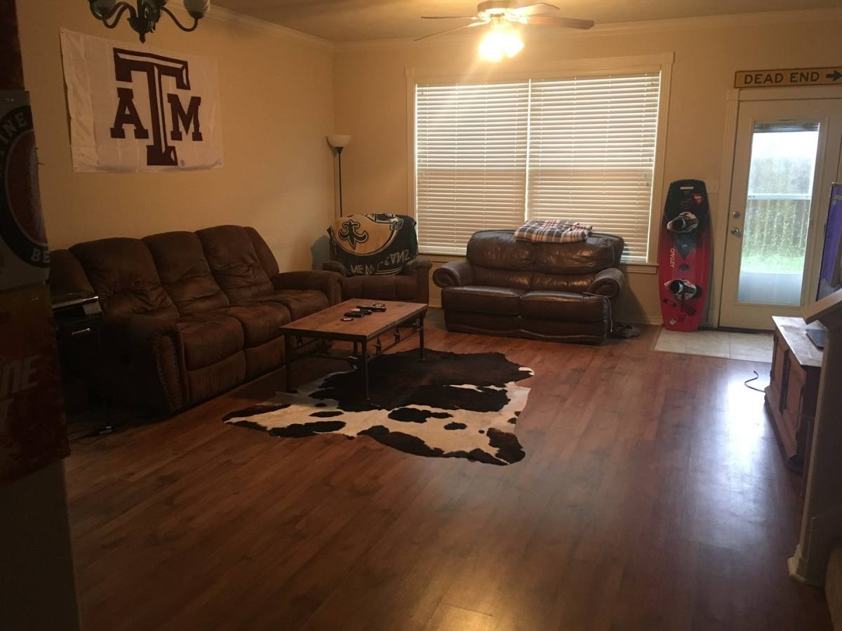 Apartment for rent at 2498 Horse Shoe Dr, College Station, TX 77845