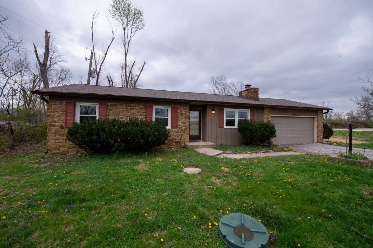 Apartment for rent at 4621-4655 S Acorn Dr, Bloomington, IN 47403
