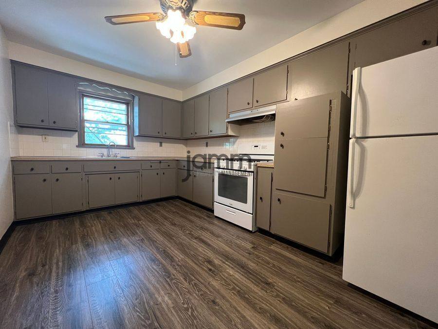 Apartment for rent at 26200 Lakeshore Blvd #2, Euclid, OH 44132