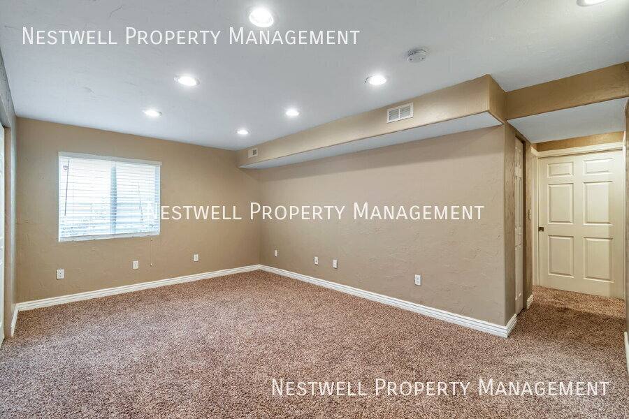 Townhouse for rent at 11754 S Oakmond Rd, South Jordan, UT 84009
