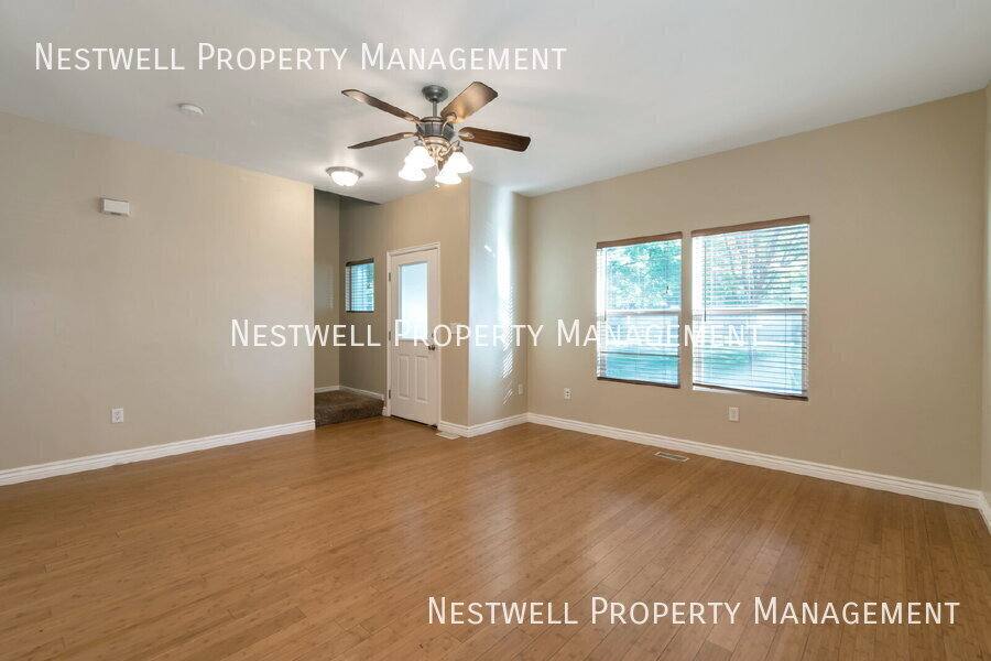 Townhouse for rent at 11754 S Oakmond Rd, South Jordan, UT 84009