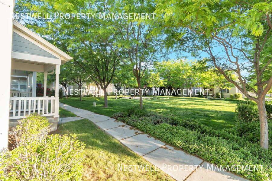 Townhouse for rent at 11754 S Oakmond Rd, South Jordan, UT 84009
