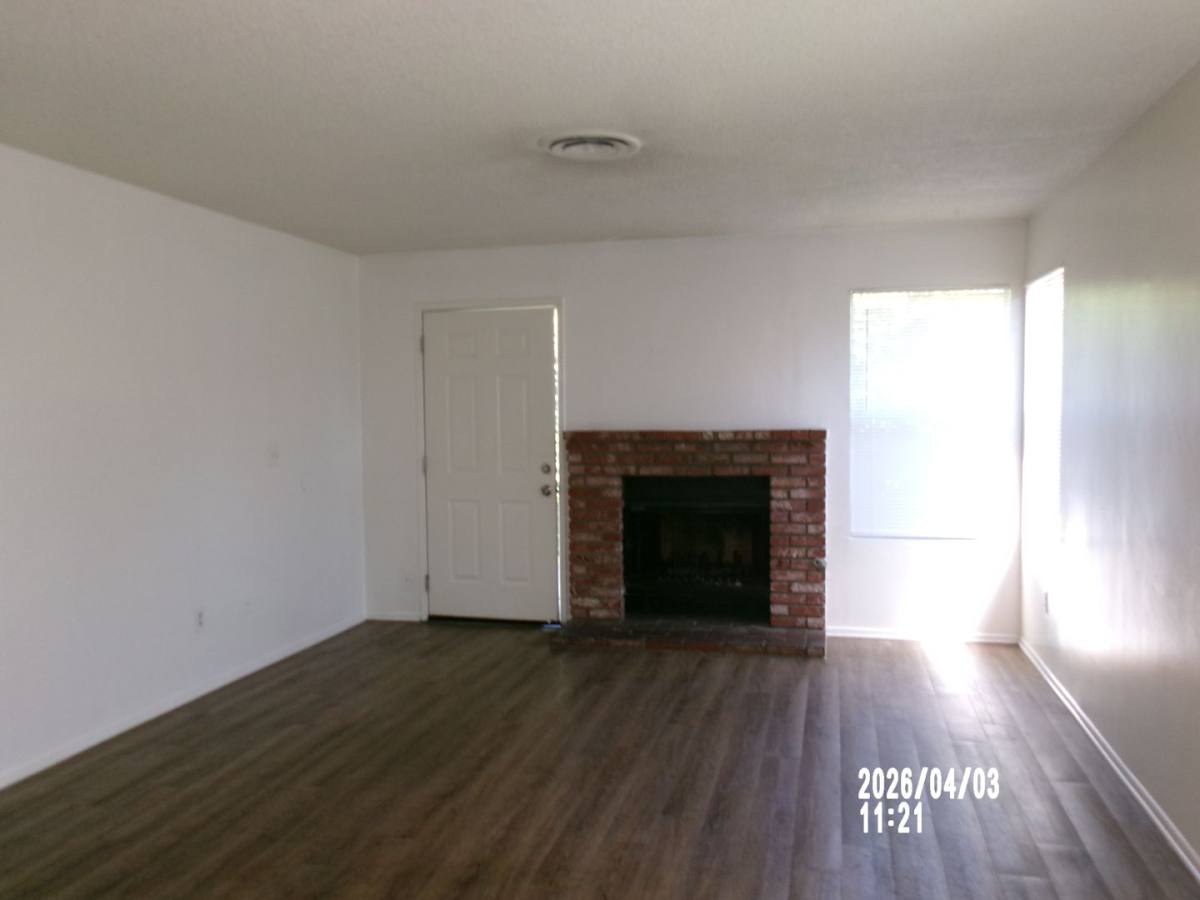 Apartment for rent at 3404 Ashe Rd, Bakersfield, CA 93309
