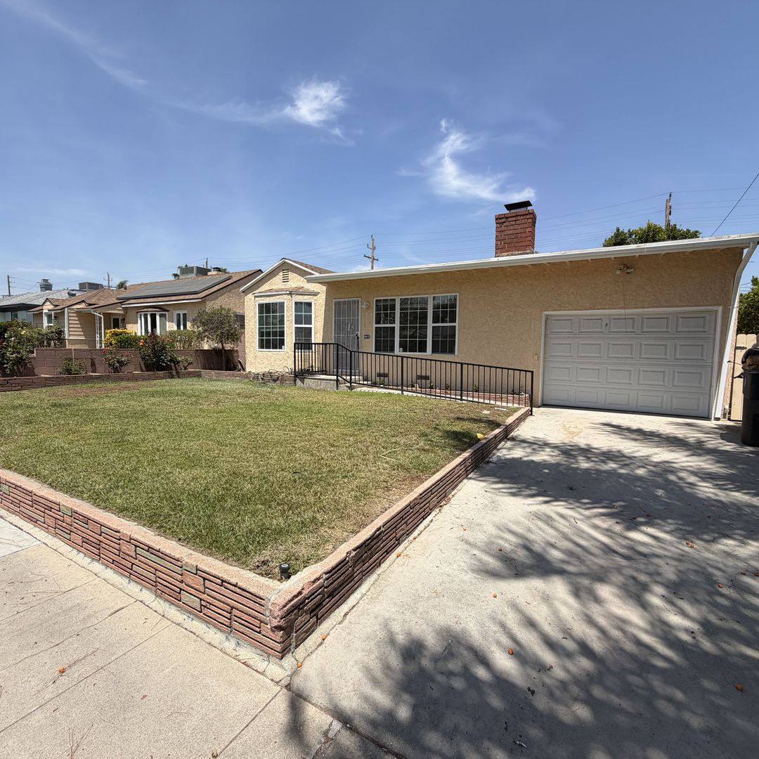 Apartment for rent at 1104 N Frederic St, Burbank, CA 91505