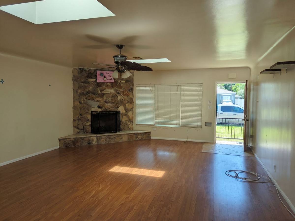 Apartment for rent at 1104 N Frederic St, Burbank, CA 91505