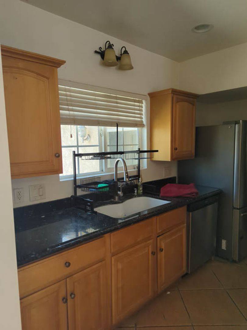 Apartment for rent at 1104 N Frederic St, Burbank, CA 91505
