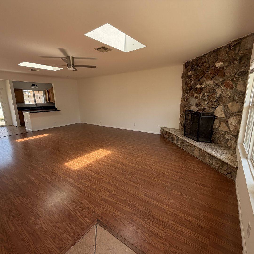 Apartment for rent at 1104 N Frederic St, Burbank, CA 91505