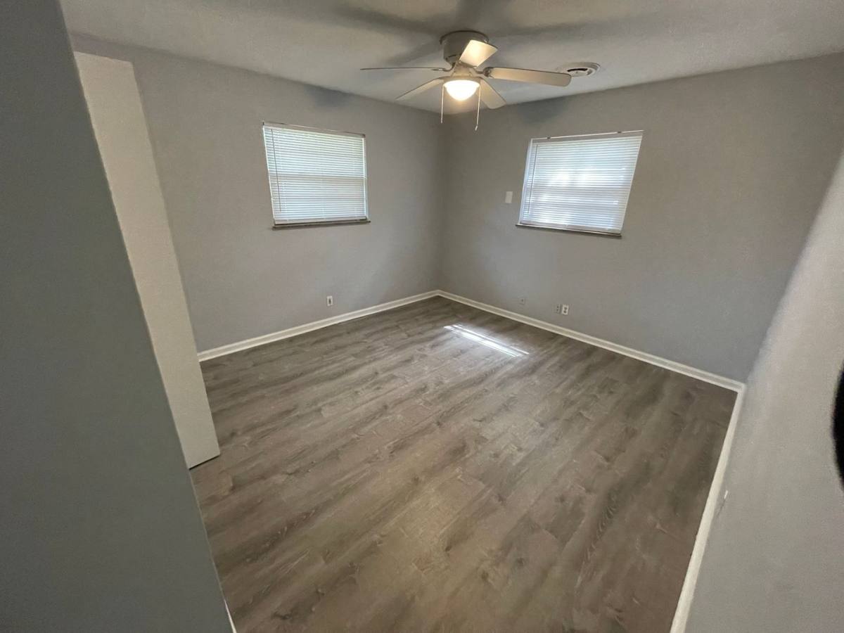 Apartment for rent at 323-325 Watauga Dr, Knoxville, TN 37918