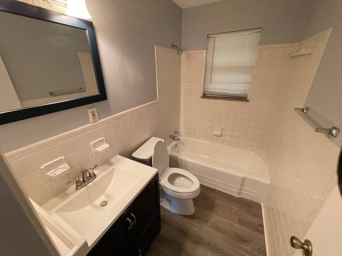 Apartment for rent at 323-325 Watauga Dr, Knoxville, TN 37918