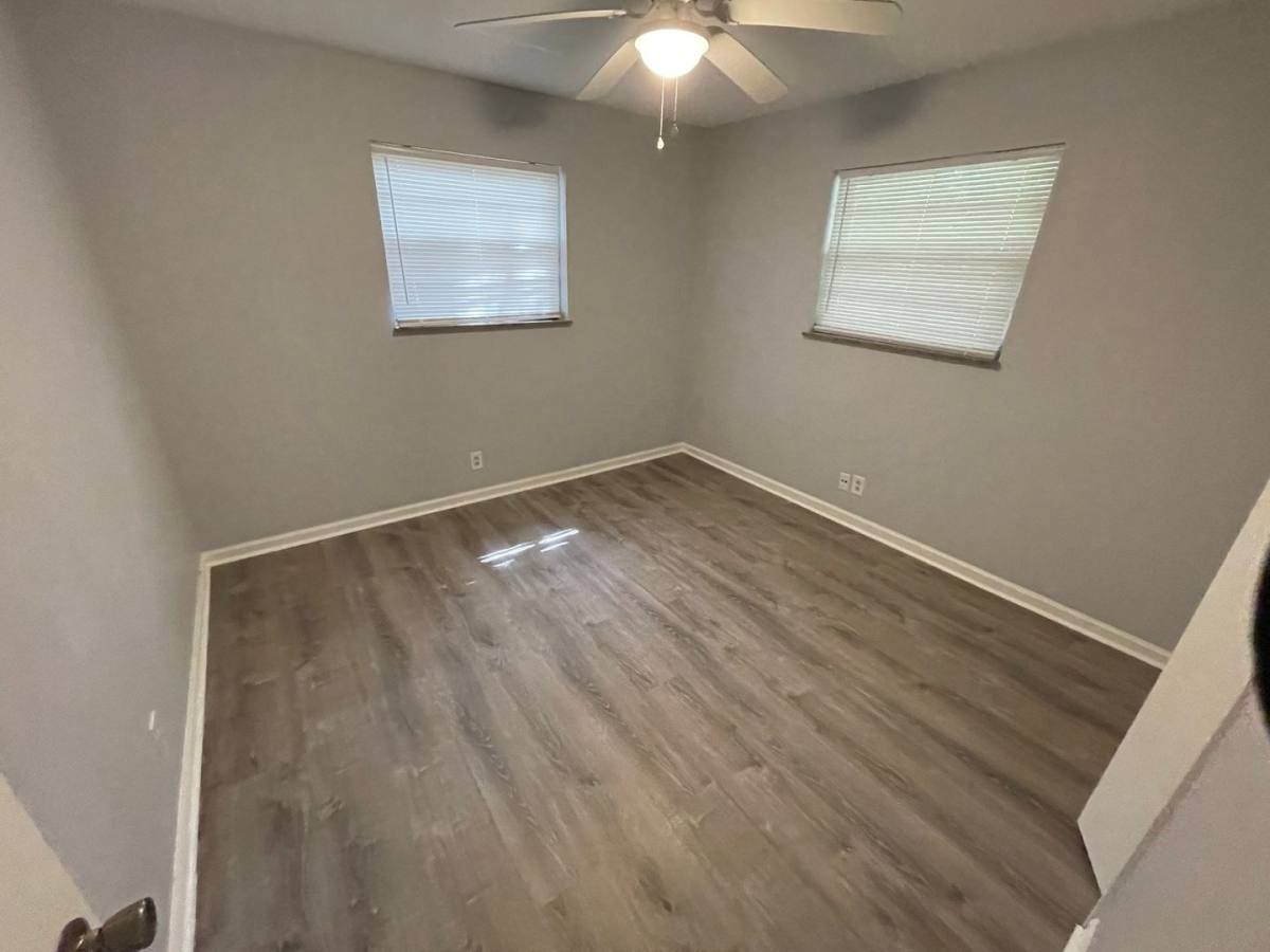 Apartment for rent at 323-325 Watauga Dr, Knoxville, TN 37918