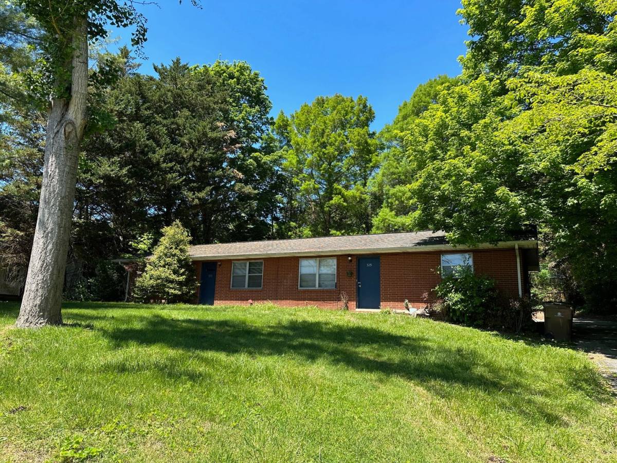 Apartment for rent at 323-325 Watauga Dr, Knoxville, TN 37918