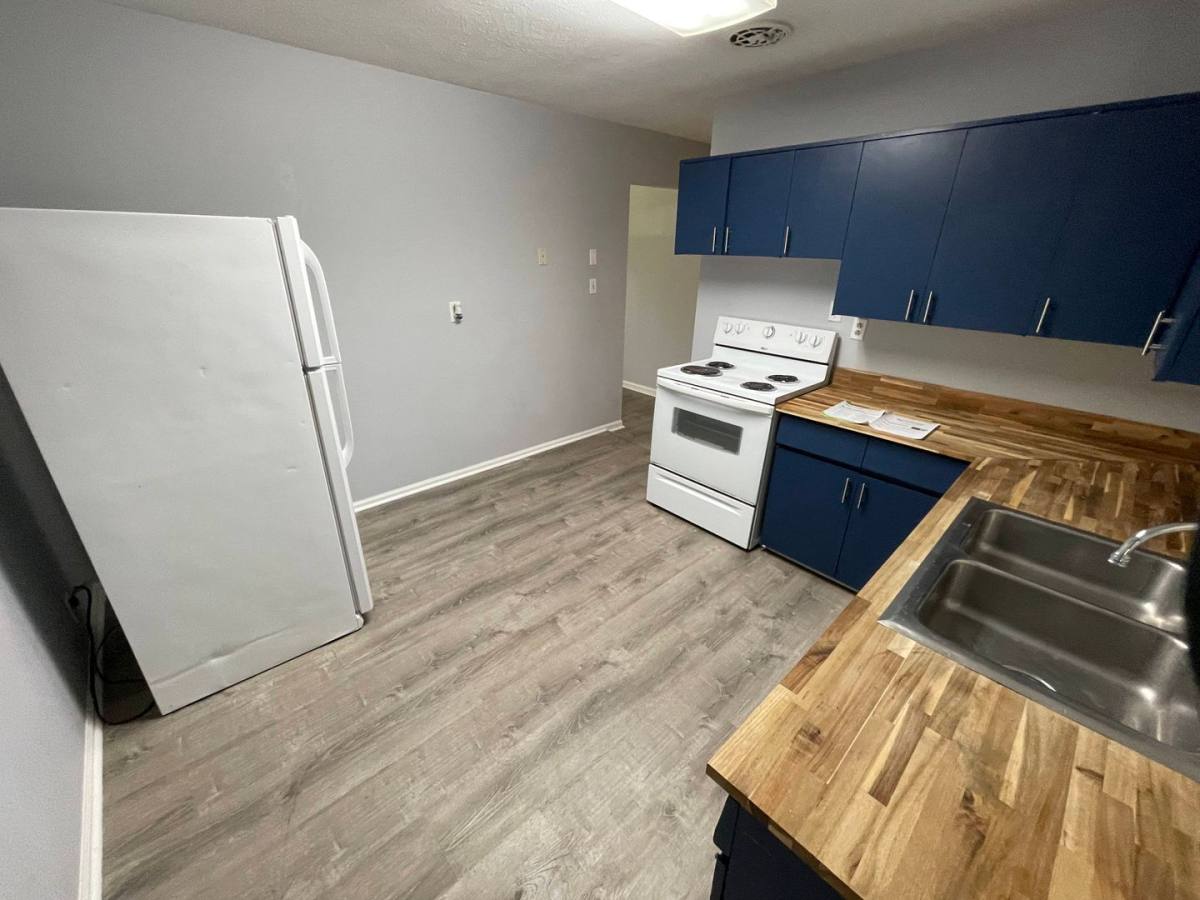 Apartment for rent at 323-325 Watauga Dr, Knoxville, TN 37918