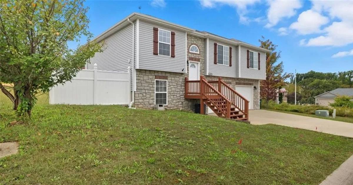 House for rent at 16185 Hershey, Saint Robert, MO 65584