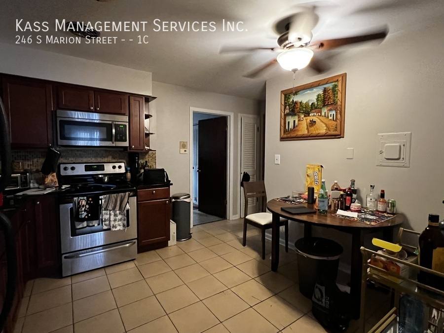 Apartment for rent at 246 S Marion St #1C, Oak Park, IL 60302