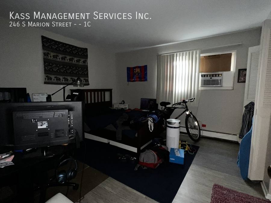 Apartment for rent at 246 S Marion St #1C, Oak Park, IL 60302