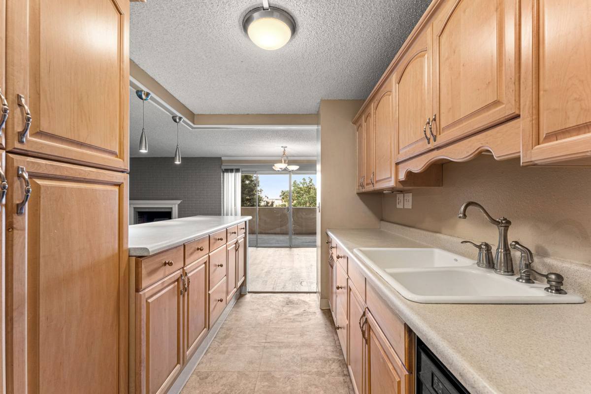 Condo for rent at 2 Adams St, Denver, CO 80206