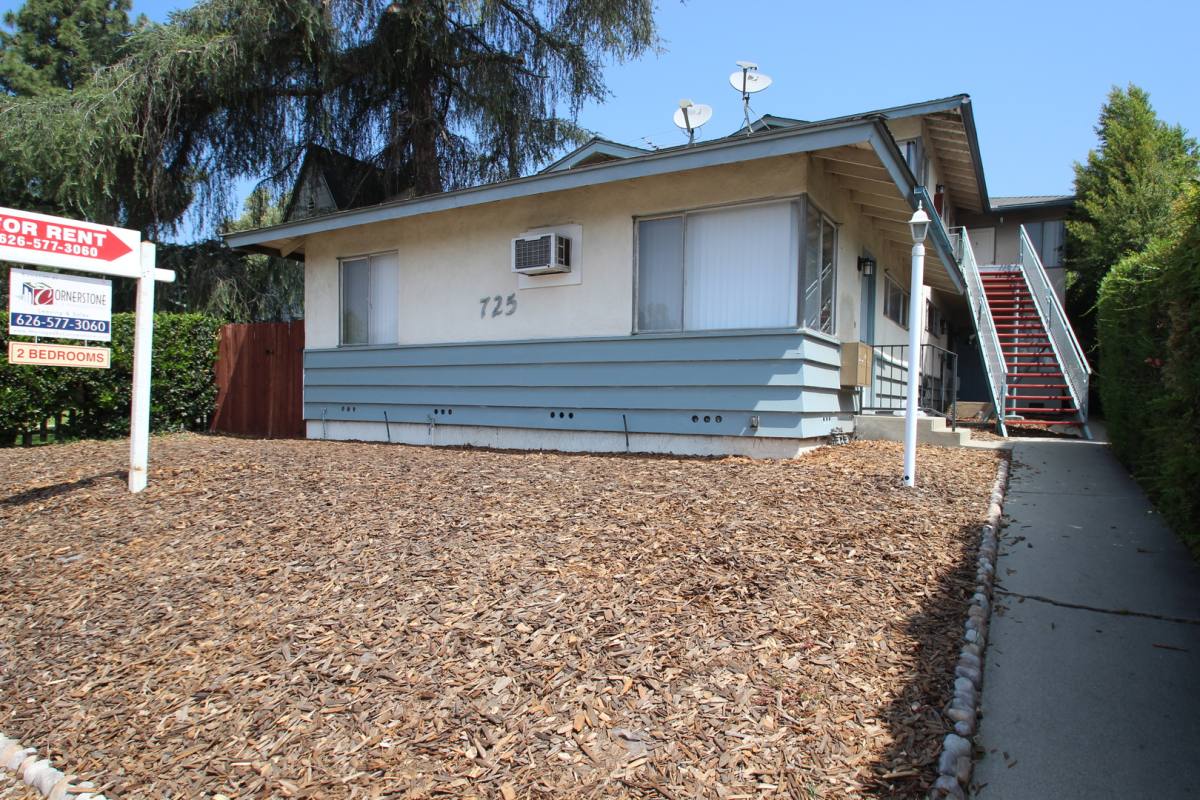 Apartment for rent at 725 E Foothill Blvd, Monrovia, CA 91016