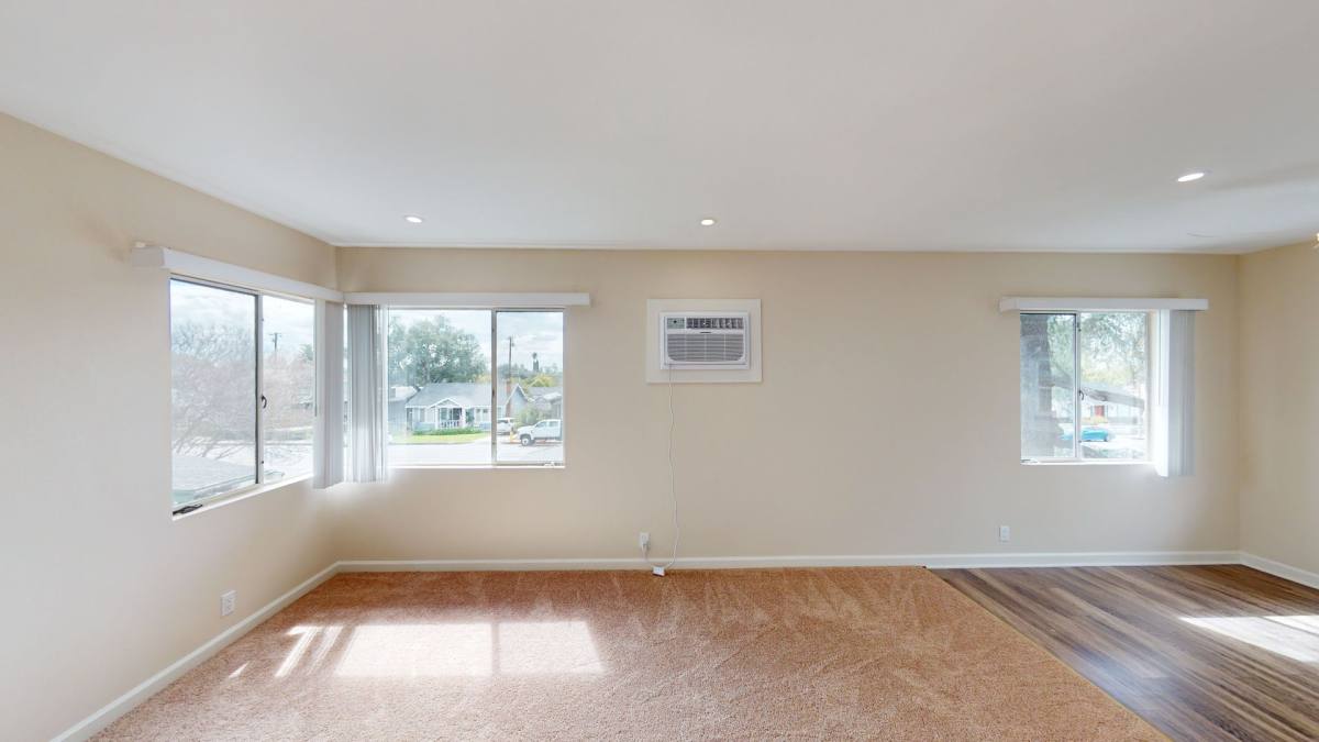 Apartment for rent at 725 E Foothill Blvd, Monrovia, CA 91016