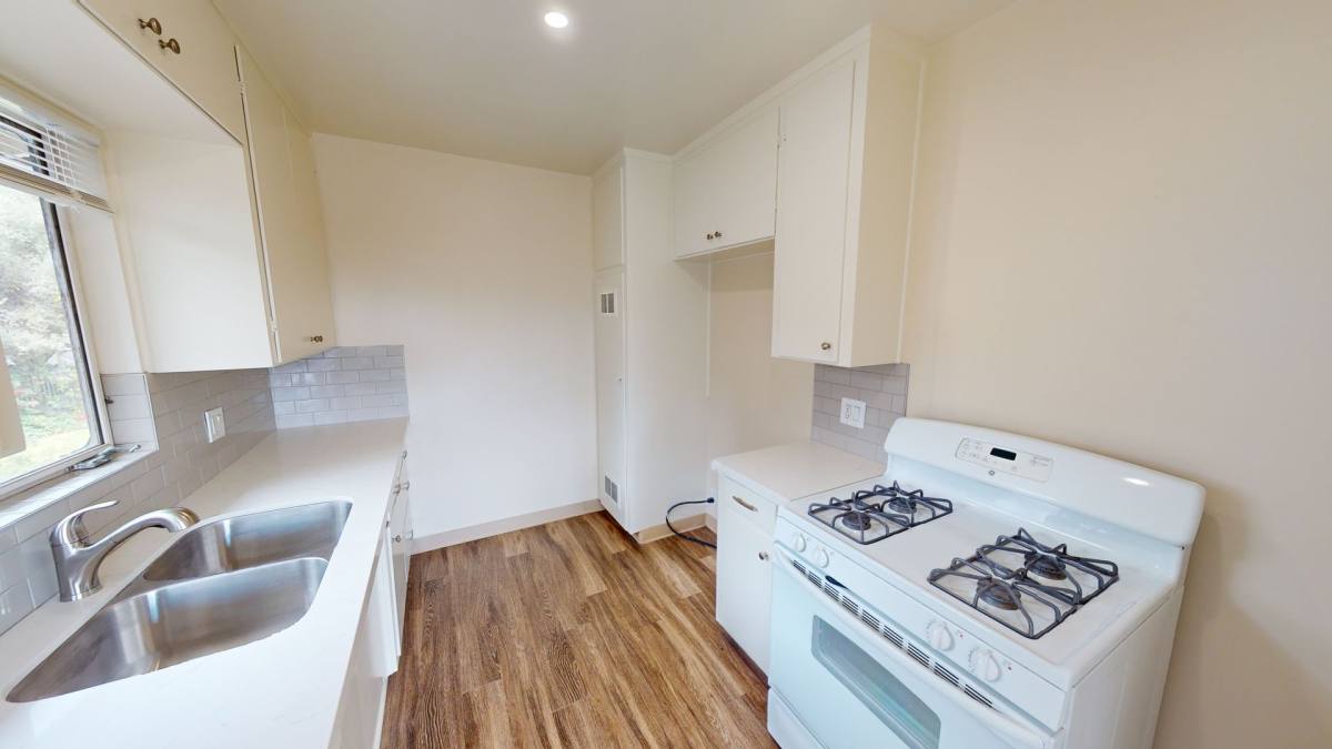 Apartment for rent at 725 E Foothill Blvd, Monrovia, CA 91016