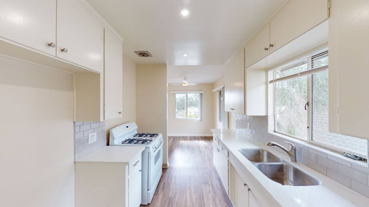 Apartment for rent at 725 E Foothill Blvd, Monrovia, CA 91016