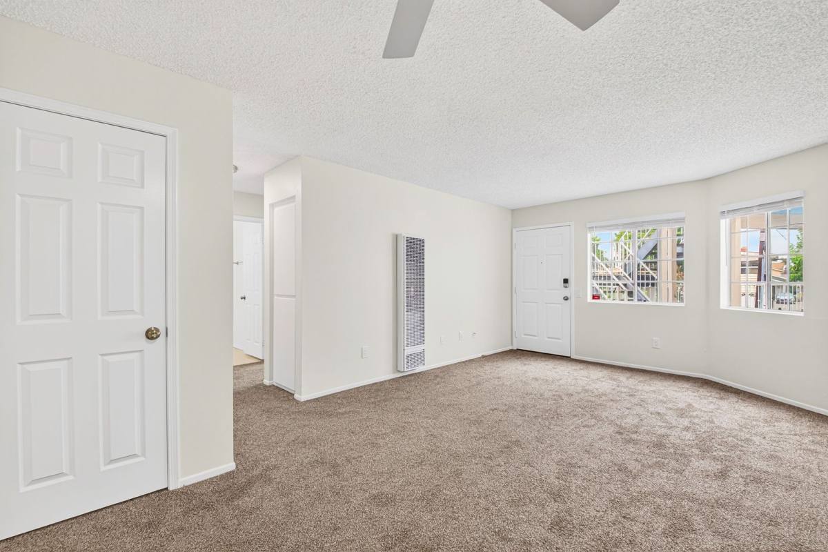 Apartment for rent at 1075 Loma Ave, Long Beach, CA 90804