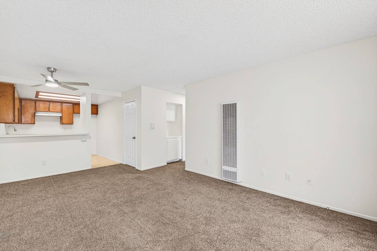 Apartment for rent at 1075 Loma Ave, Long Beach, CA 90804