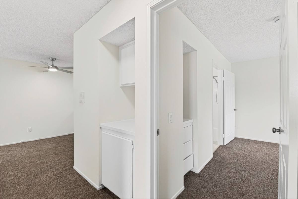 Apartment for rent at 1075 Loma Ave, Long Beach, CA 90804