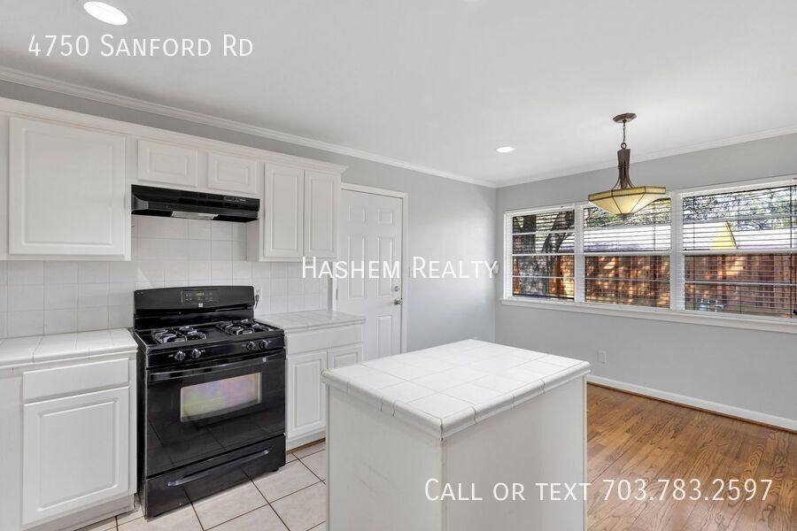 House for rent at 4750 Sanford Rd, Houston, TX 77035