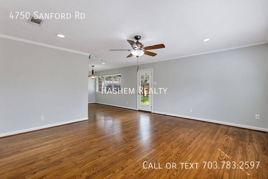 House for rent at 4750 Sanford Rd, Houston, TX 77035
