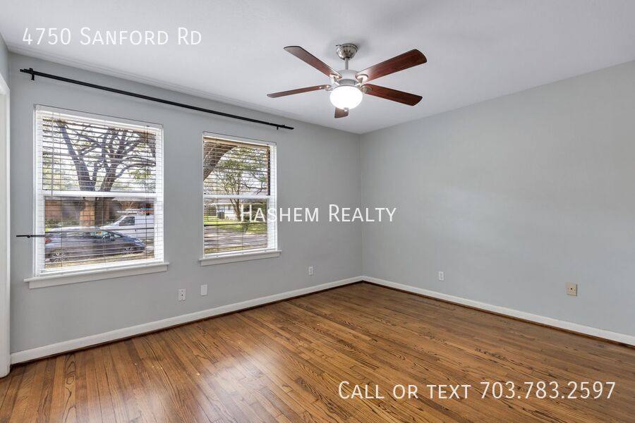 House for rent at 4750 Sanford Rd, Houston, TX 77035