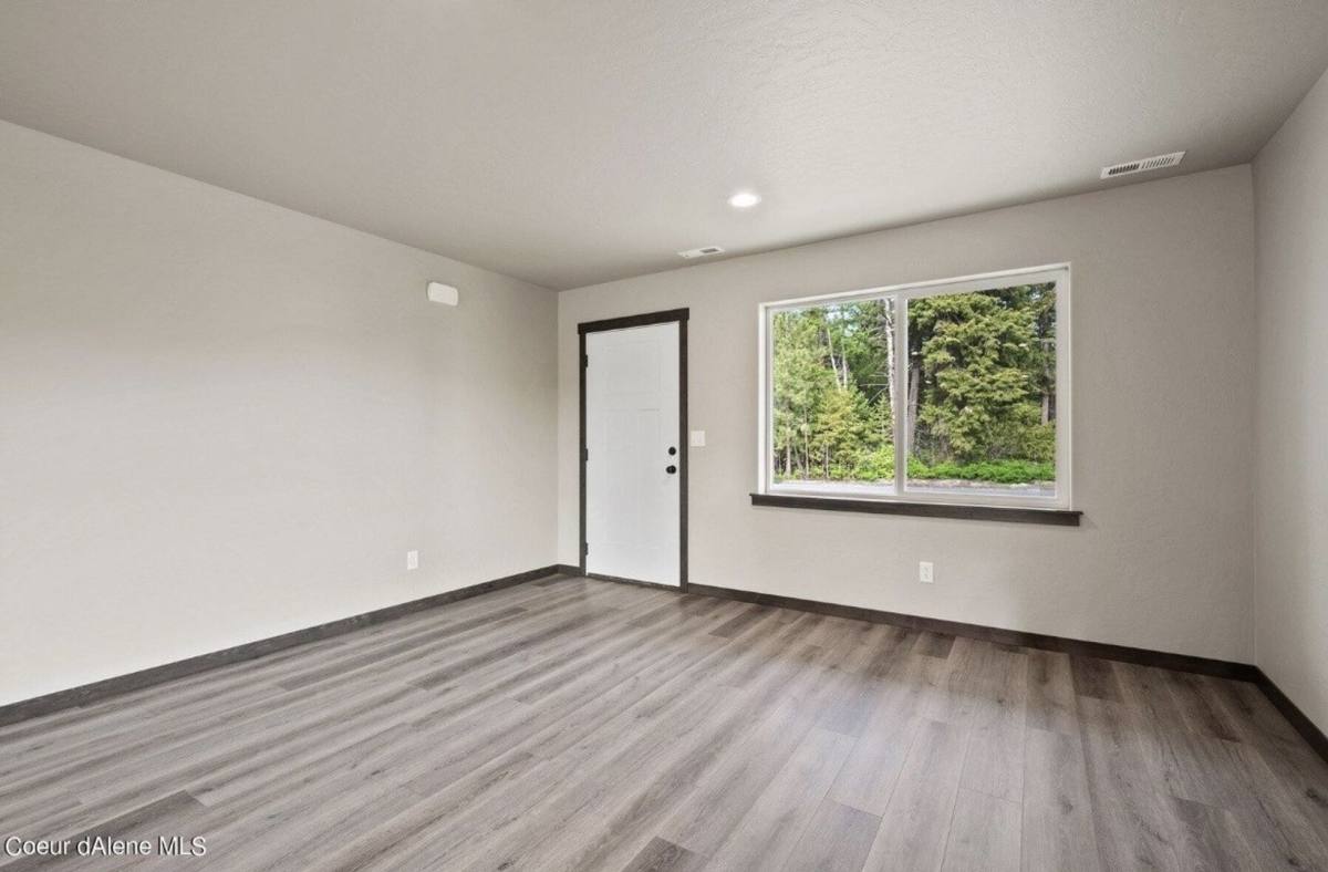 House for rent at 31815 N 9th Ave, Spirit Lake, ID 83869