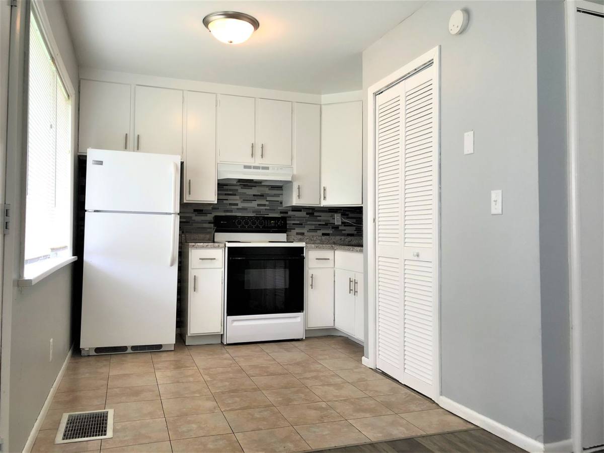 Apartment for rent at 3441 W Warren Dr, Warsaw, IN 46580