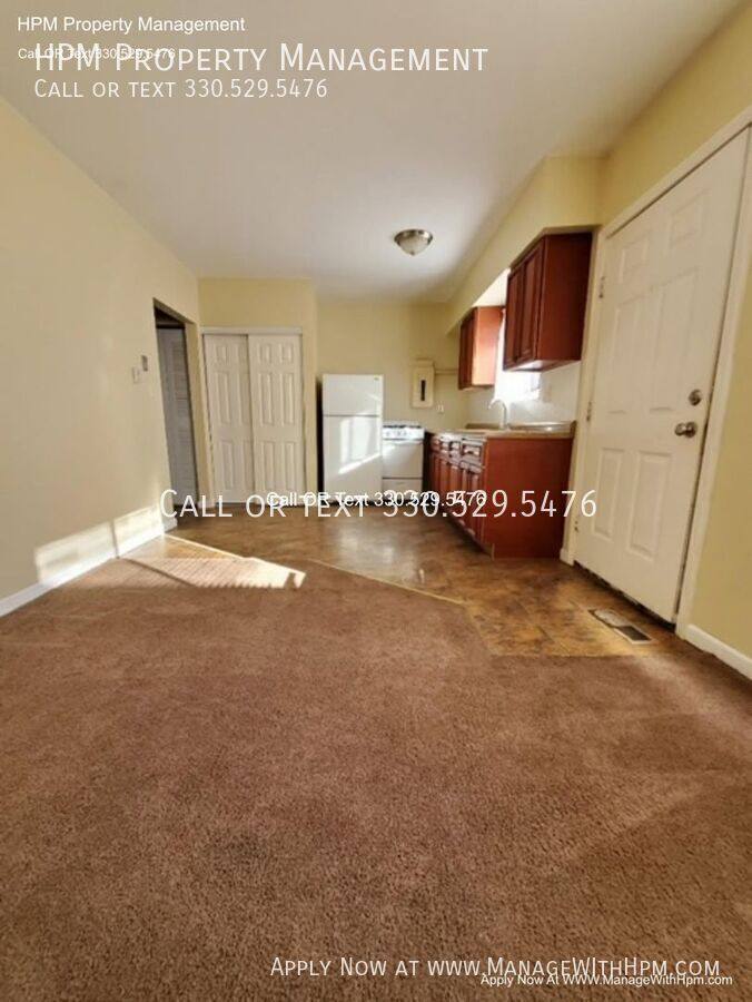Apartment for rent at 2381 Newton St, Akron, OH 44305