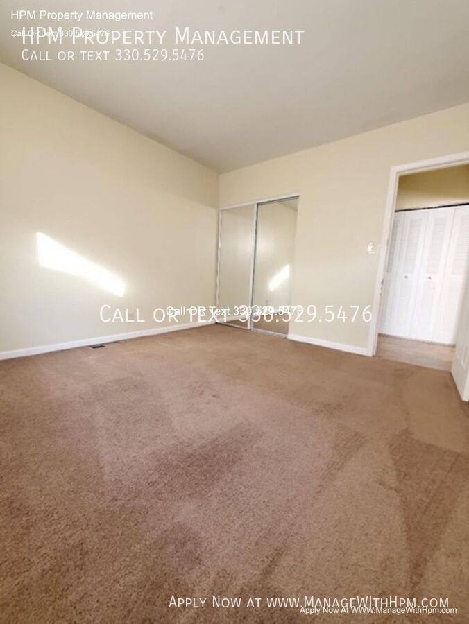 Apartment for rent at 2381 Newton St, Akron, OH 44305