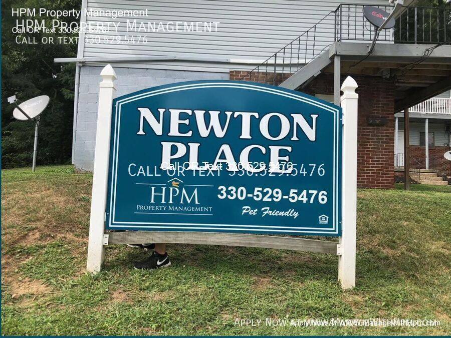 Apartment for rent at 2381 Newton St, Akron, OH 44305